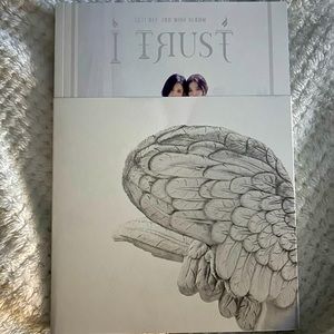 gidle i trust album {white ver}